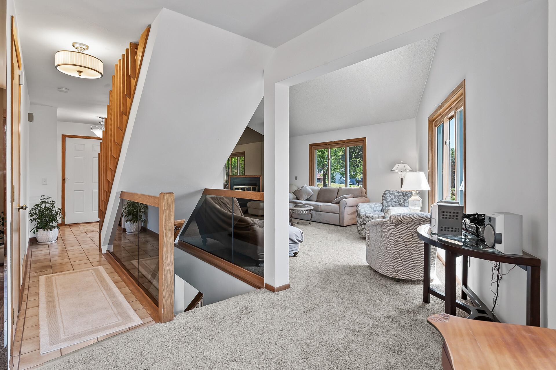 14359 Embry Path Apple Valley, MN 55124 - Photo 8 of 43 Gallery Image 8