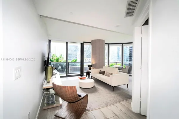 $5,990 | 55 Southwest 9th Street, Unit 1001, Miami, FL 33130