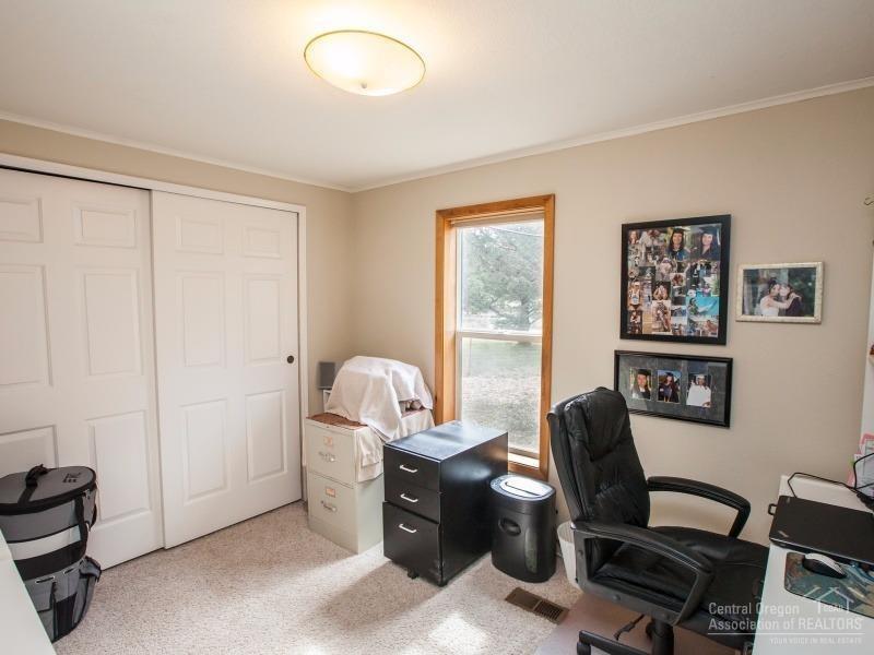 22962 Rickard Road Bend, OR 97702 - Photo 15 of 25 Gallery Image 15