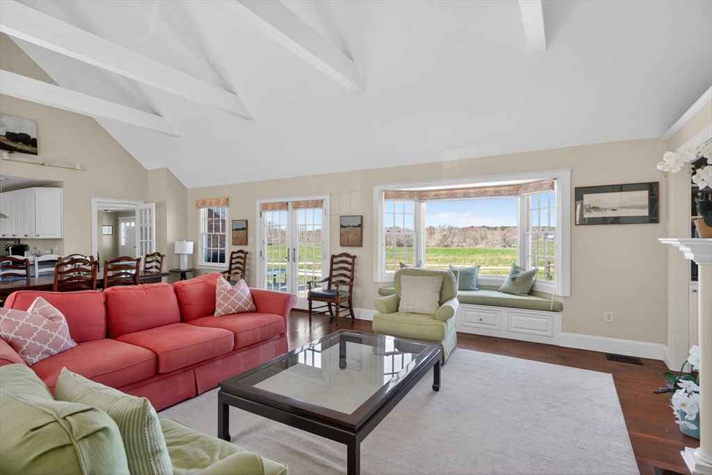 23 Beetle Swamp Road Edgartown, MA 02539 - Photo 5 of 40