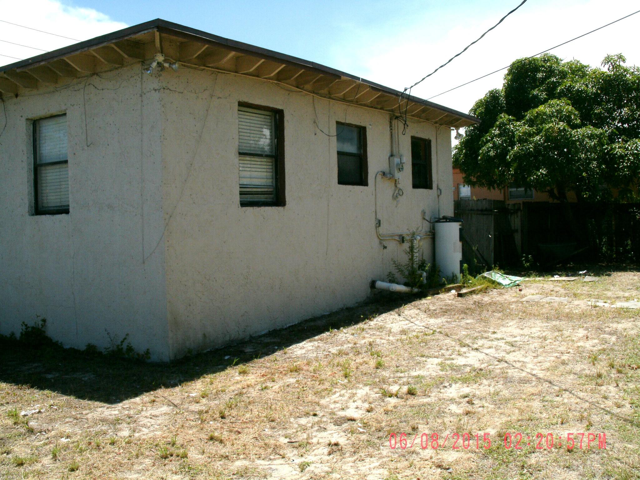 1408 West 29th Street Riviera Beach, FL 33404 - Photo 3 of 14 GEDC0075
