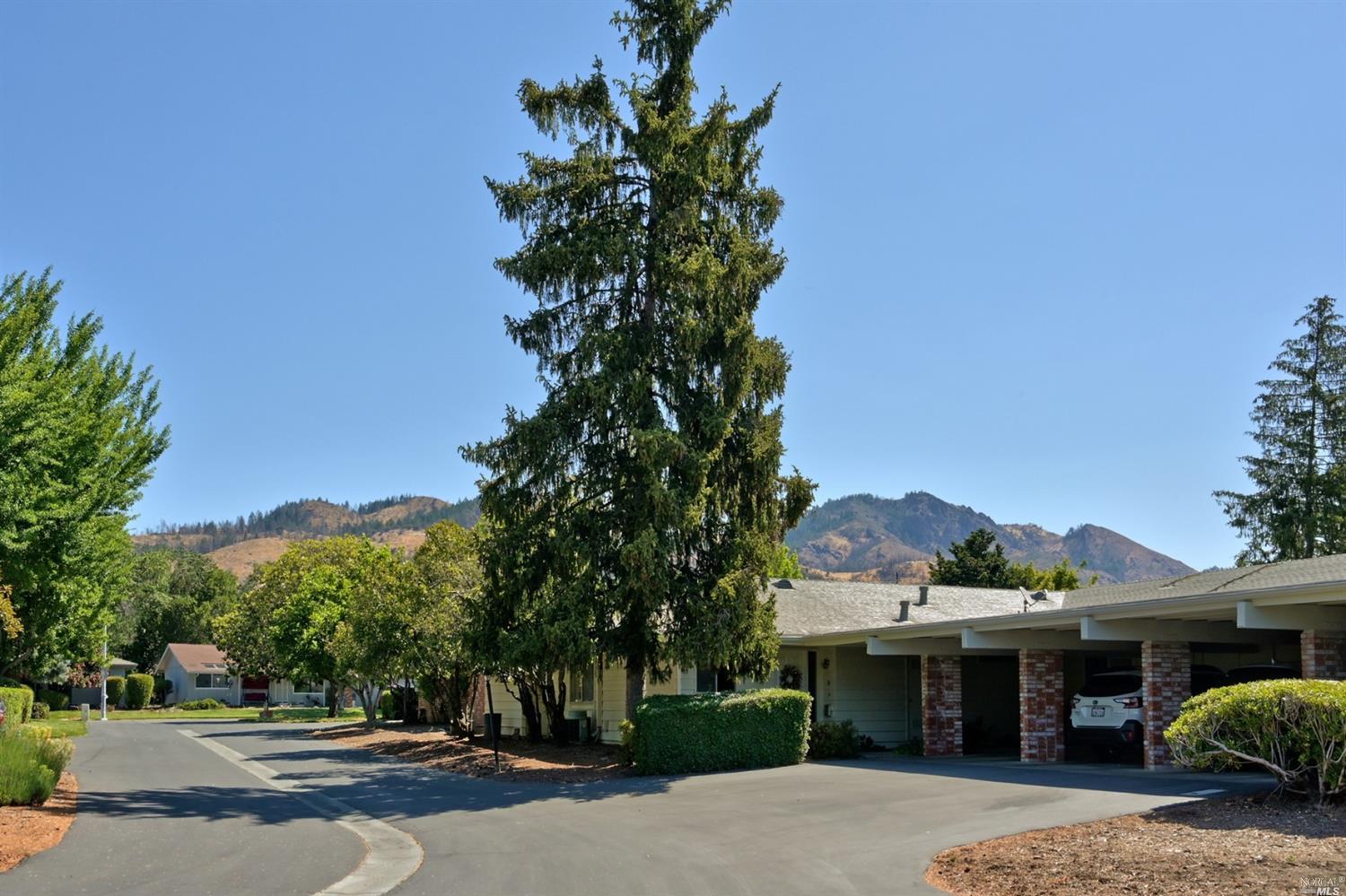 Welcome to 9 Valley Green in Oakmont