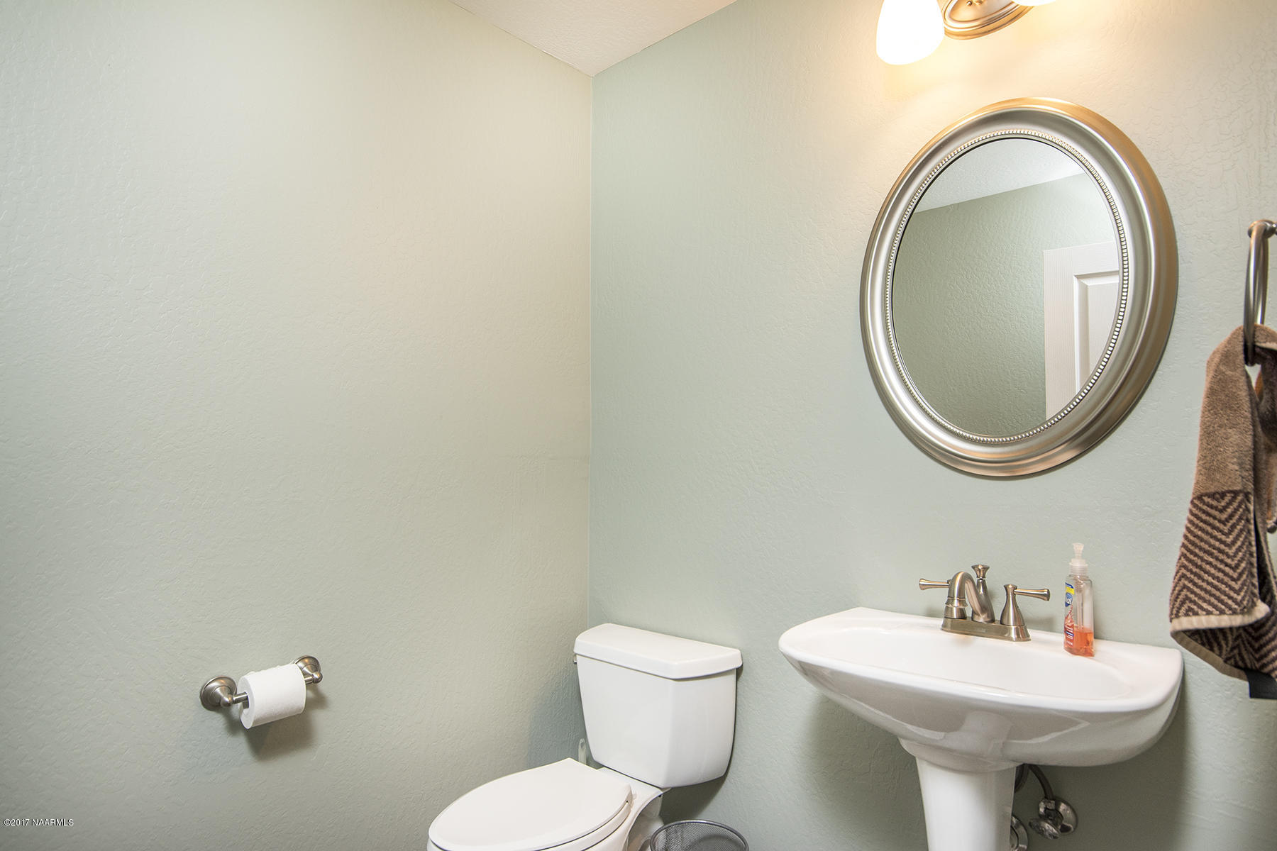19 East Quartz Road Flagstaff, AZ 86005 - Photo 22 of 29 22_Powder Room