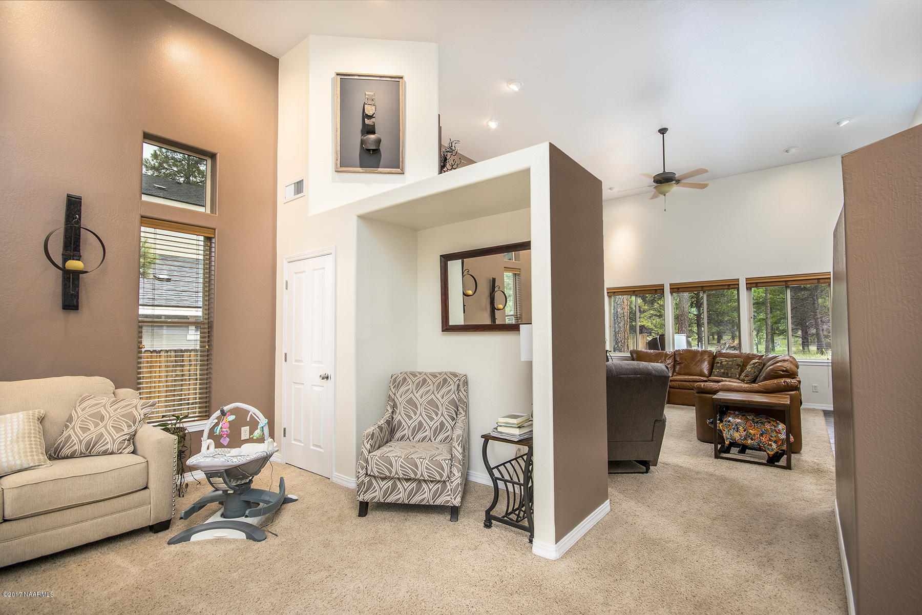 19 East Quartz Road Flagstaff, AZ 86005 - Photo 4 of 29 04_Entryway to Front Living