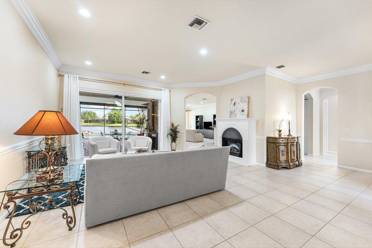 11165 Cobblefield Road Wellington, FL 33449 - Photo 5 of 35 007-11165CobblefieldRoad-Wellington-FL-3