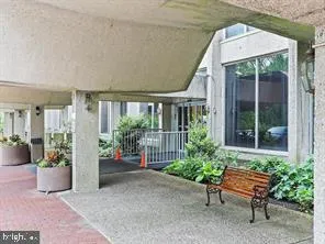 $2,800 | 1001-1001 City Line Avenue, Unit E603, Wynnewood, PA 19096