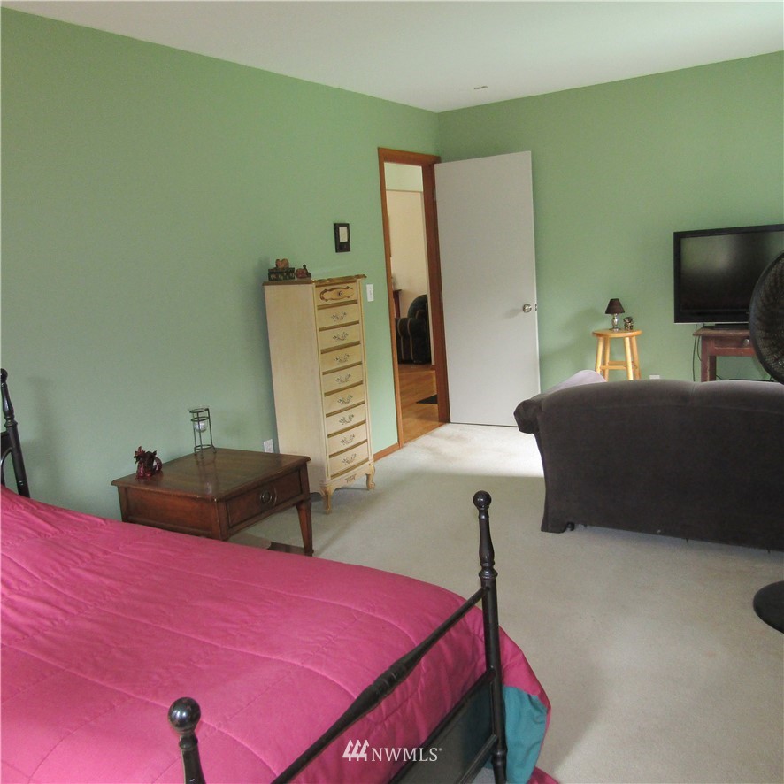 13009 Southwest 297th Way Vashon, WA 98070 - Photo 15 of 20