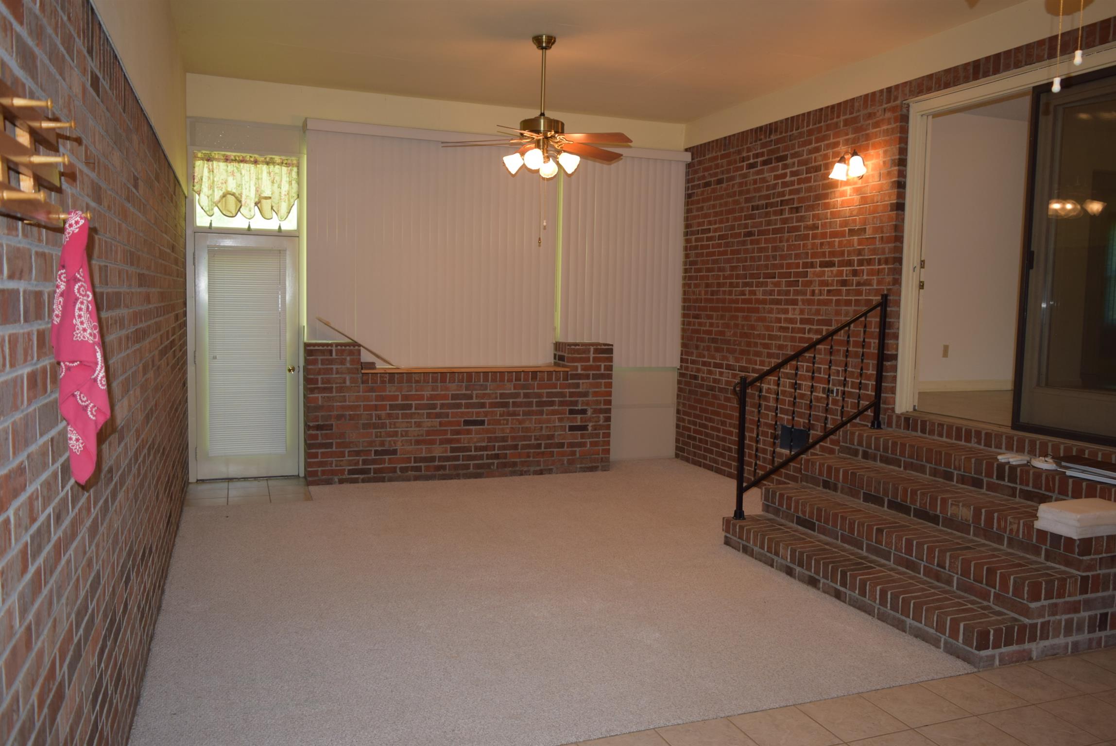 121 Asbury Road Manchester, TN 37355 - Photo 11 of 13 a view of entryway