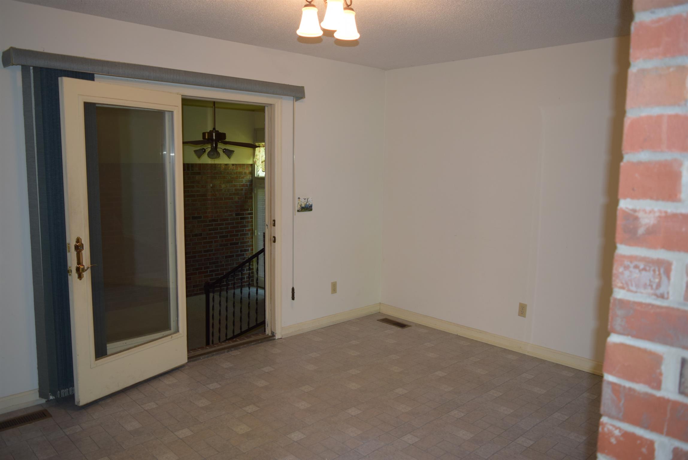 121 Asbury Road Manchester, TN 37355 - Photo 6 of 13 an empty room