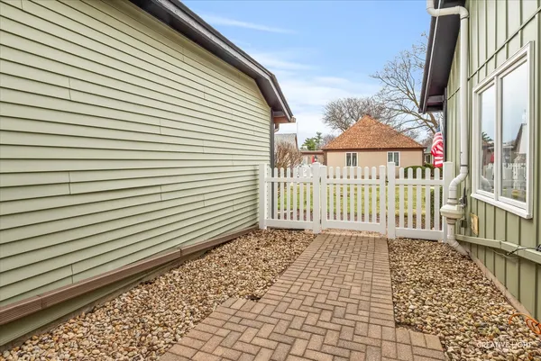 $245,000 | 48 Garden Drive, Montgomery, IL 60538