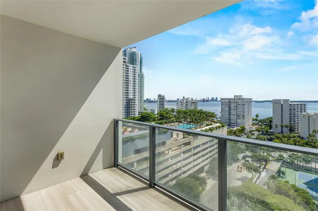 $1,695,000 | 1451 Brickell Avenue, Unit 1201, Miami, FL 33131