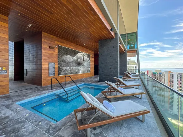 $1,695,000 | 1451 Brickell Avenue, Unit 1201, Miami, FL 33131