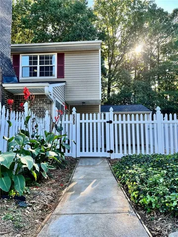 $1,950 | 555 Picketts Bend Court, Marietta, GA 30008