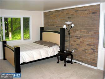 290 Mountain View Road Shillington, PA 19607 - Photo 7 of 12 Bedroom - Main