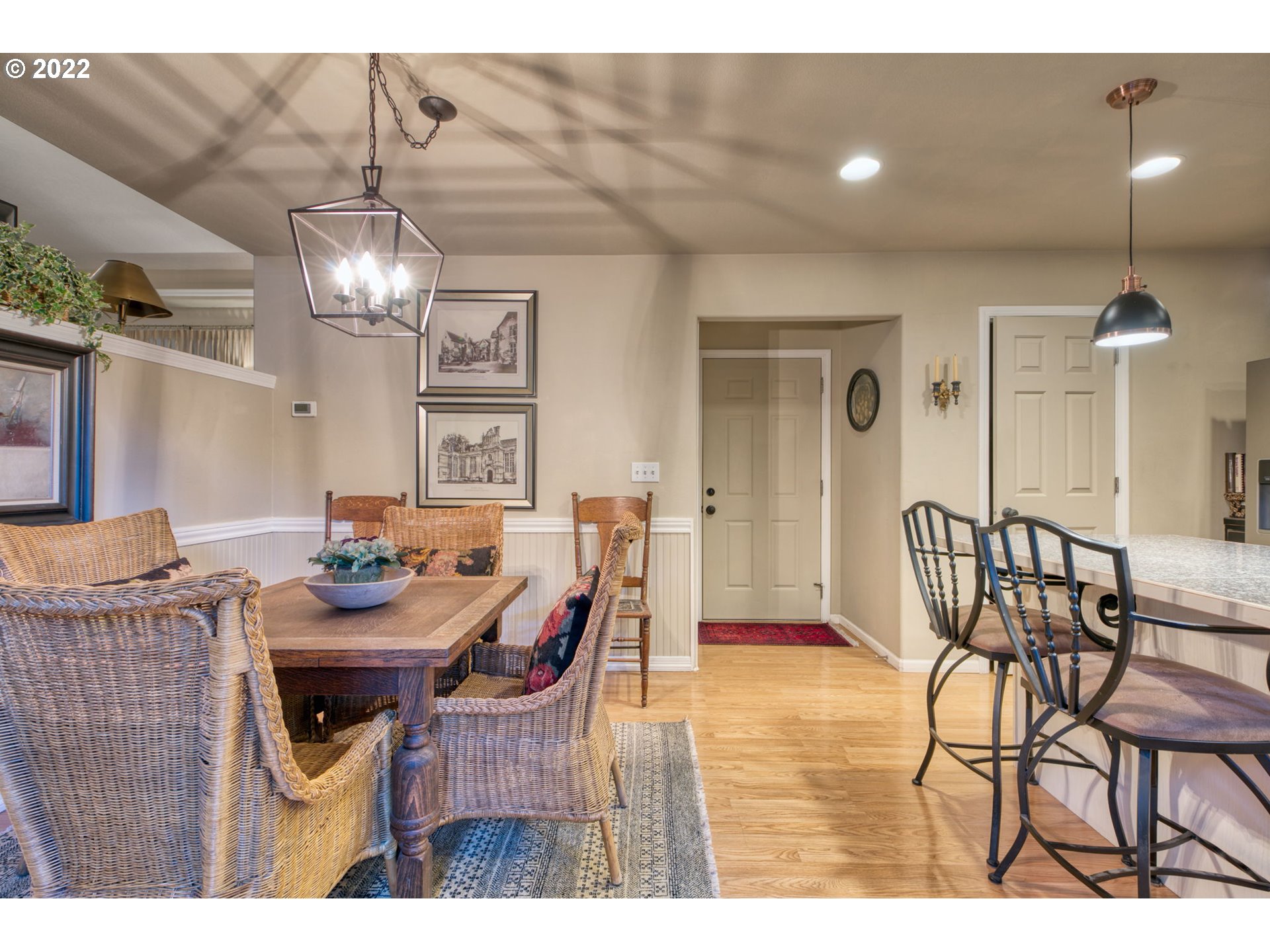 581 South 72nd Street Springfield, OR 97478 - Photo 10 of 25 a view of a dining room with furniture and chandelier