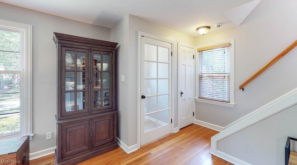 3554 Radcliffe Road Cleveland Heights, OH 44121 - Photo 4 of 35 Foyer