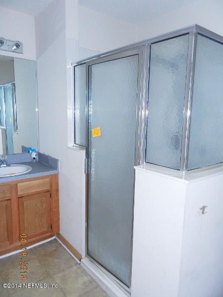 9173 Hipps Road Jacksonville, FL 32222 - Photo 17 of 23 Bathroom 3