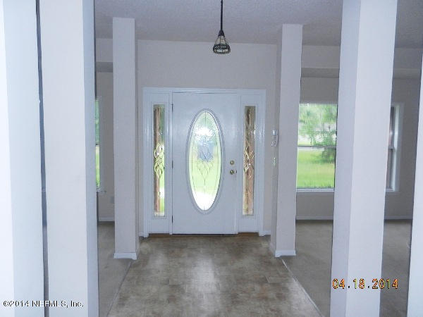 9173 Hipps Road Jacksonville, FL 32222 - Photo 3 of 23 entry foyer