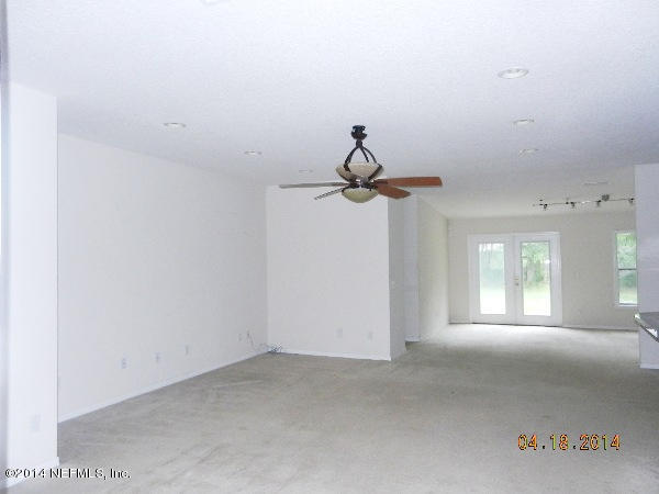 9173 Hipps Road Jacksonville, FL 32222 - Photo 5 of 23 dining area