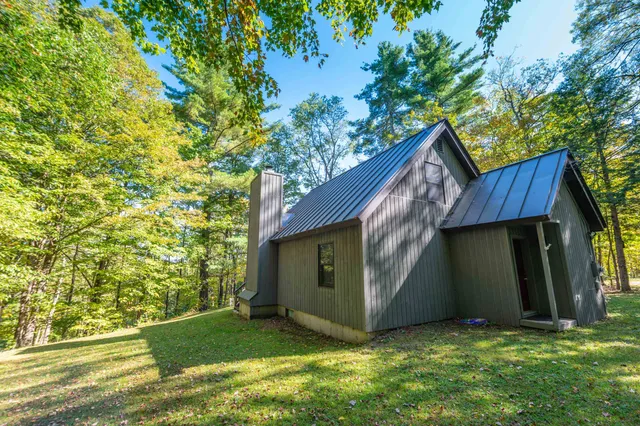 $449,000 | 49 W Road, Wilmington, VT 05363