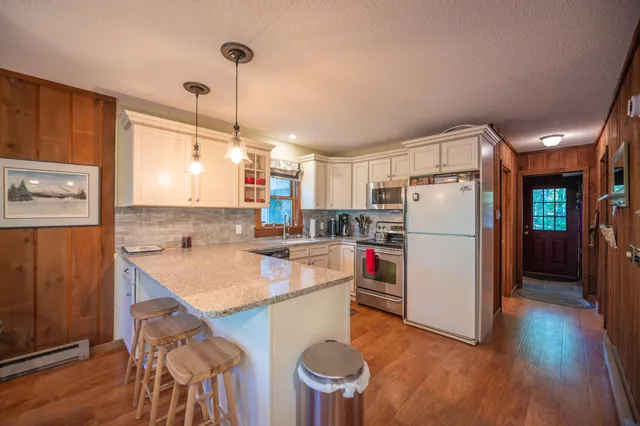 $449,000 | 49 W Road, Wilmington, VT 05363