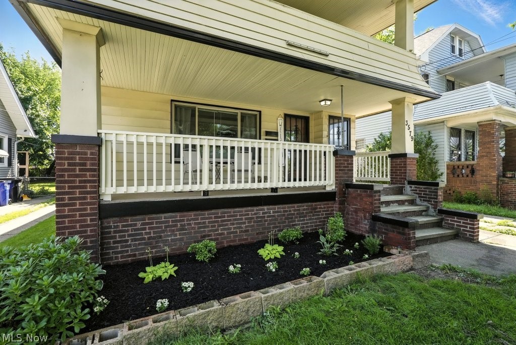 3579 Bosworth Road Cleveland, OH 44111 - Photo 3 of 39 Gallery Image 3