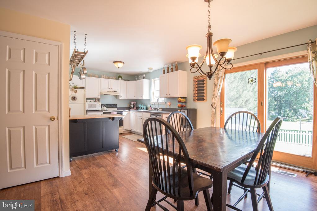 450 Groffdale Road Quarryville, PA 17566 - Photo 8 of 29 Dining