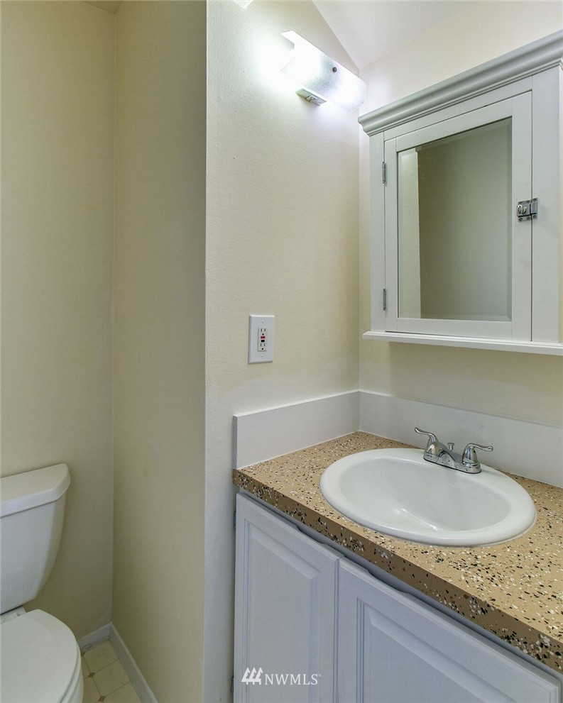 2549 Yew Street Road Bellingham, WA 98229 - Photo 14 of 17 Gallery Image 14