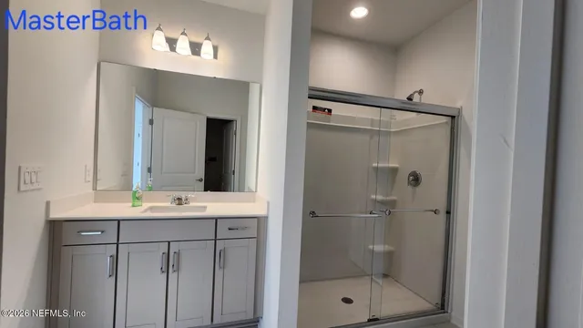 a view of entryway with furniture