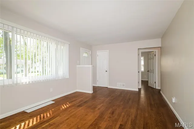 $1,210 | 10117 Crown Point Drive, St. Louis, MO 63136