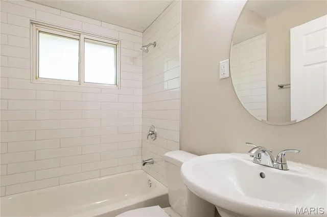 $1,210 | 10117 Crown Point Drive, St. Louis, MO 63136