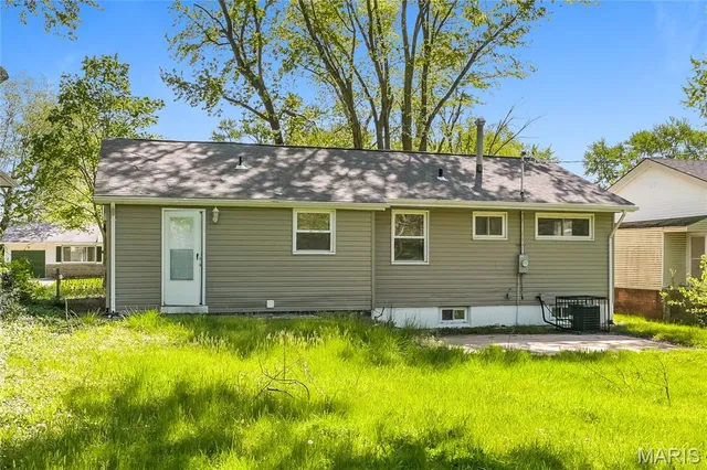 $1,210 | 10117 Crown Point Drive, St. Louis, MO 63136