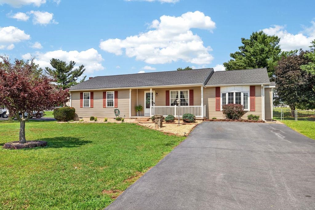7 Featherstone Drive Lyndhurst, VA 22952 - Photo 2 of 66