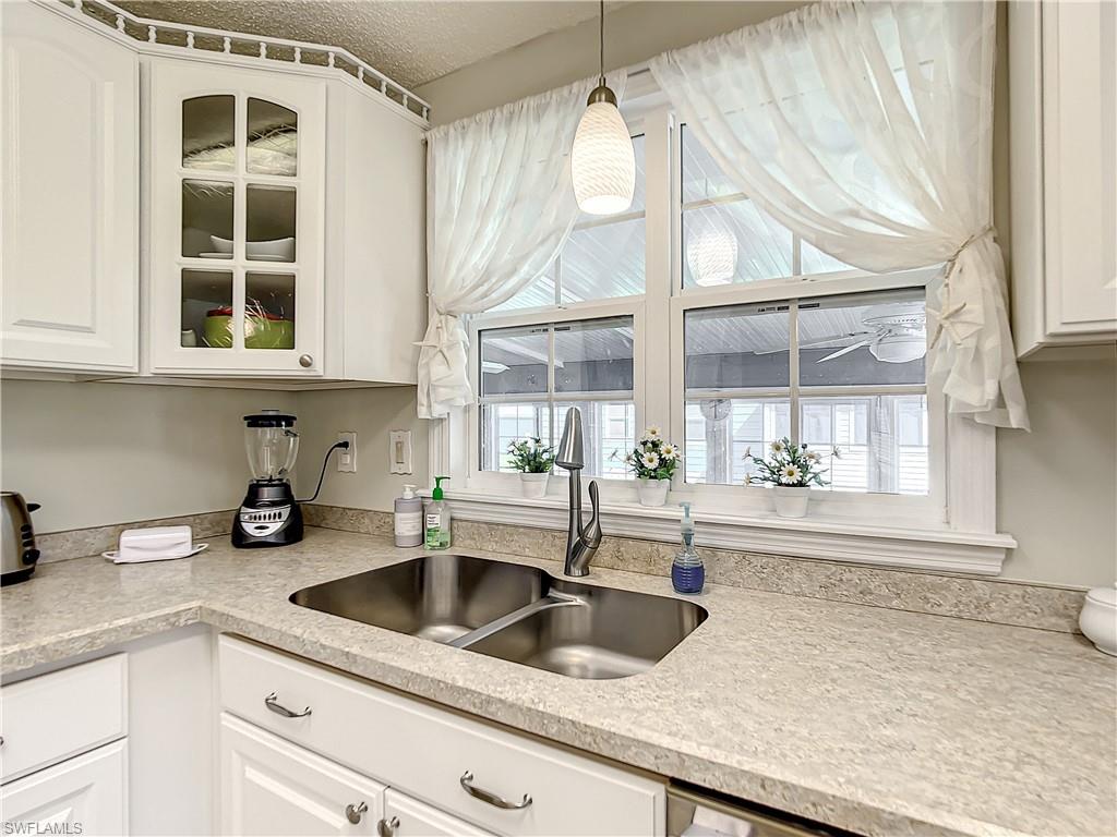 26395 Colony Road Bonita Springs, FL 34135 - Photo 8 of 50 Gallery Image 8