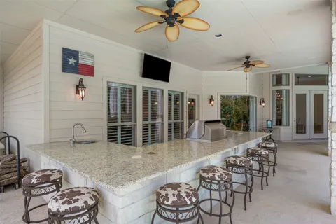 $1,195,000 | 208 Hacienda Place, Dripping Springs, TX 78620