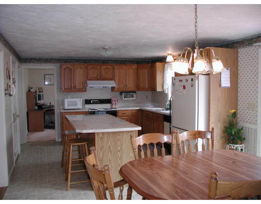 113 Lawton Road Shirley, MA 01464 - Photo 6 of 13 Gallery Image 6