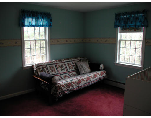 113 Lawton Road Shirley, MA 01464 - Photo 9 of 13 Gallery Image 9
