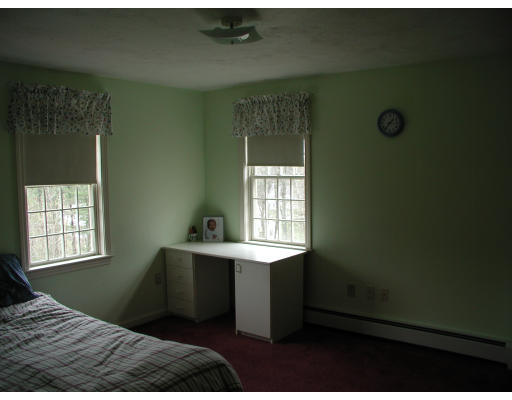 113 Lawton Road Shirley, MA 01464 - Photo 10 of 13 Gallery Image 10