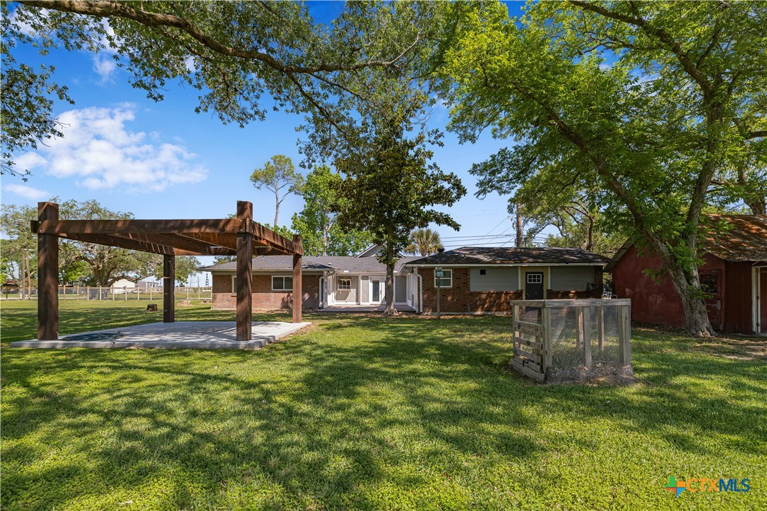20 Hambleton Road Victoria, TX 77905 - Photo 33 of 48 a house view with a garden space