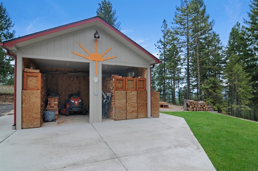 23019 North Madison Road Mead, WA 99021 - Photo 12 of 20