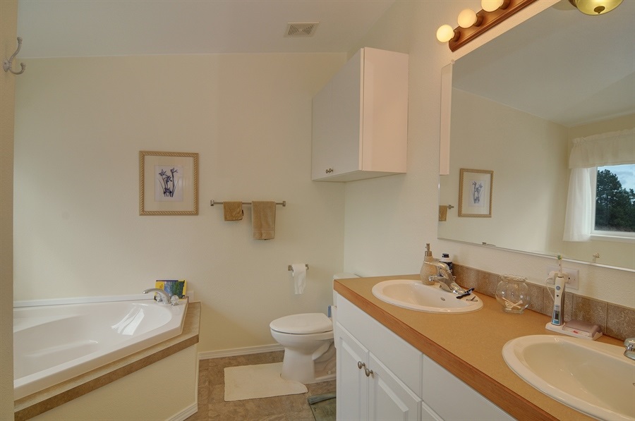 23019 North Madison Road Mead, WA 99021 - Photo 8 of 20