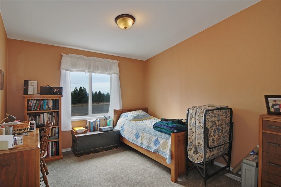 23019 North Madison Road Mead, WA 99021 - Photo 10 of 20