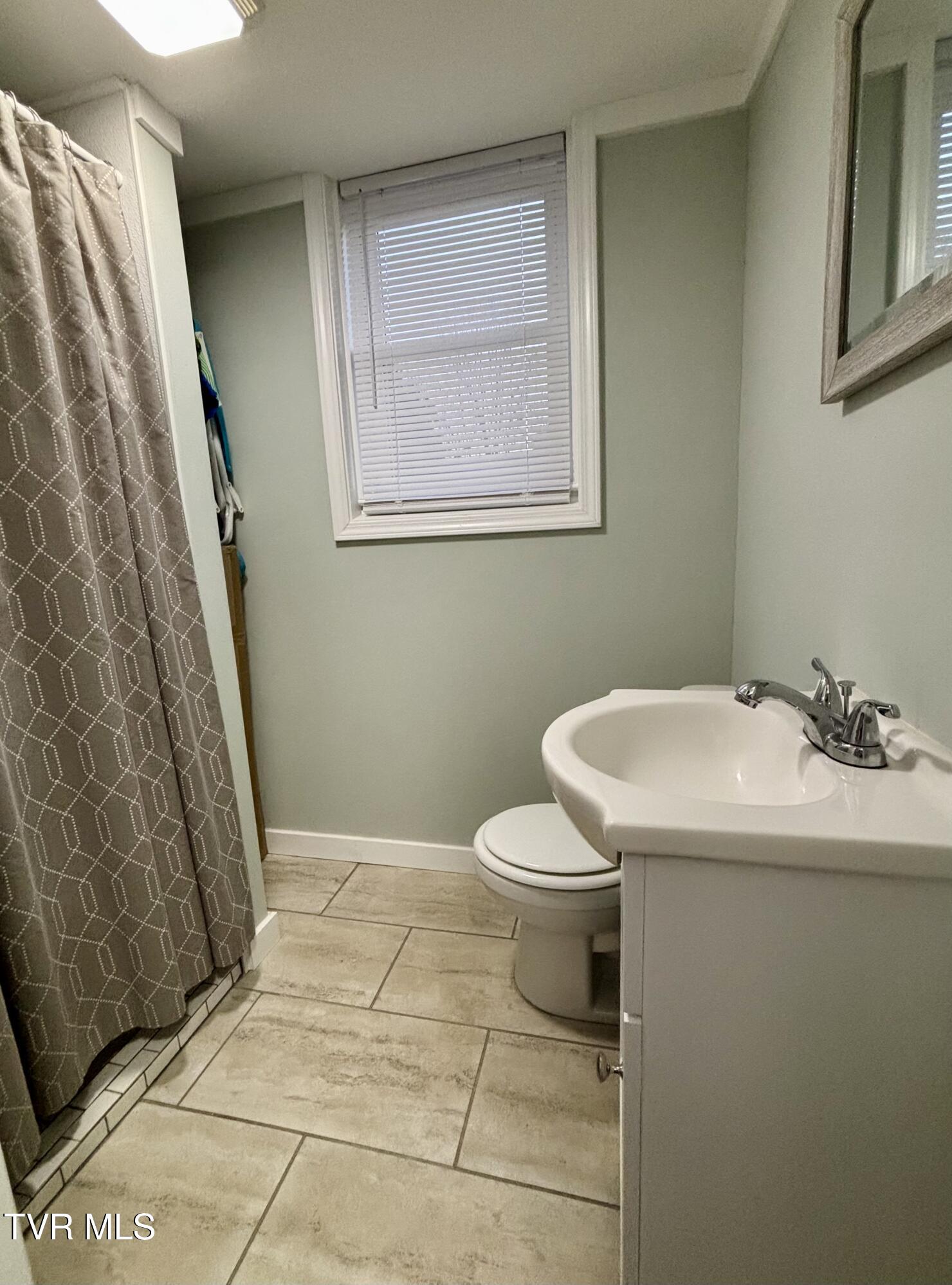 119 Dakota Road Bristol, VA 24201 - Photo 31 of 32 IMG_8935