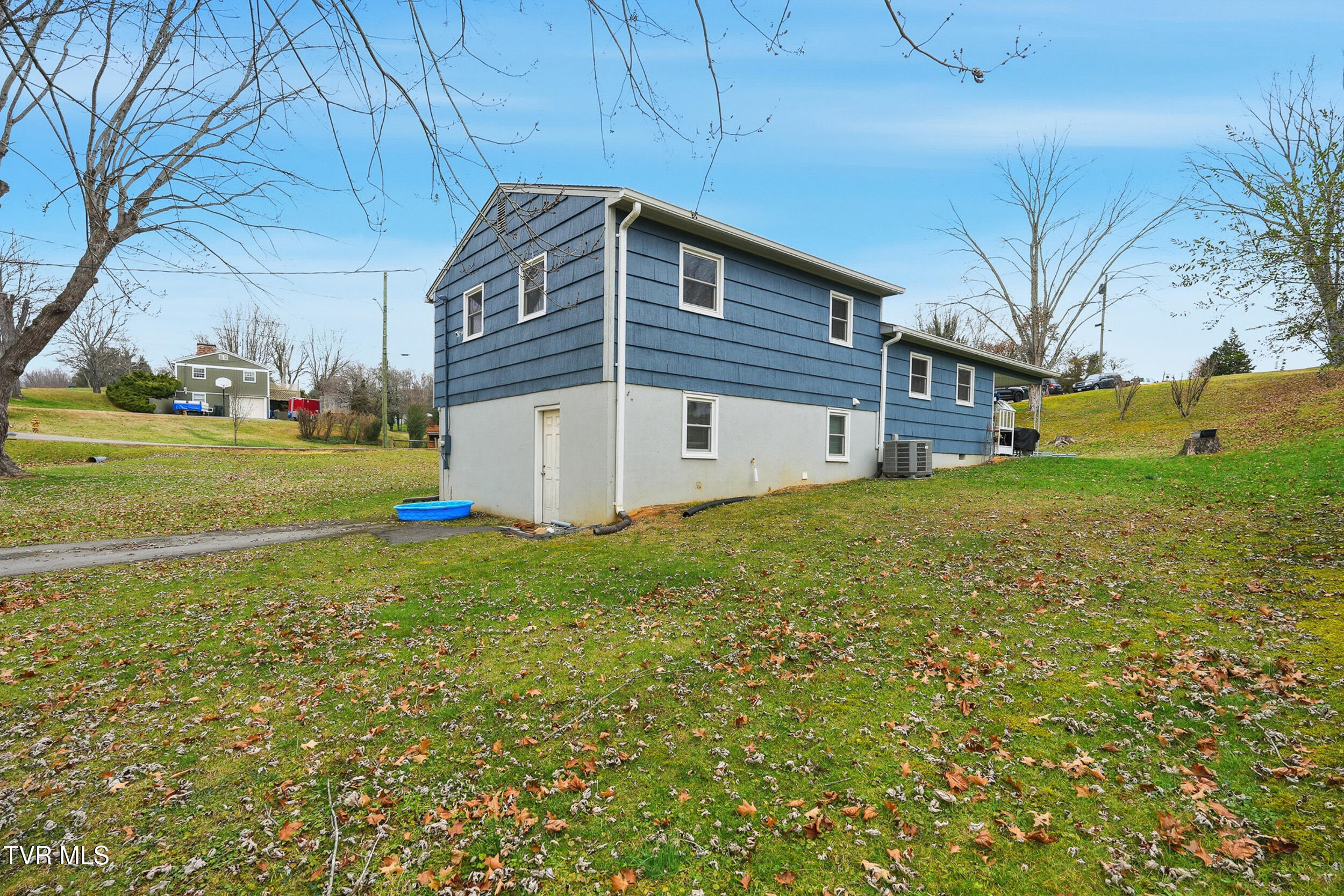 119 Dakota Road Bristol, VA 24201 - Photo 4 of 32 28_30_dsc06083