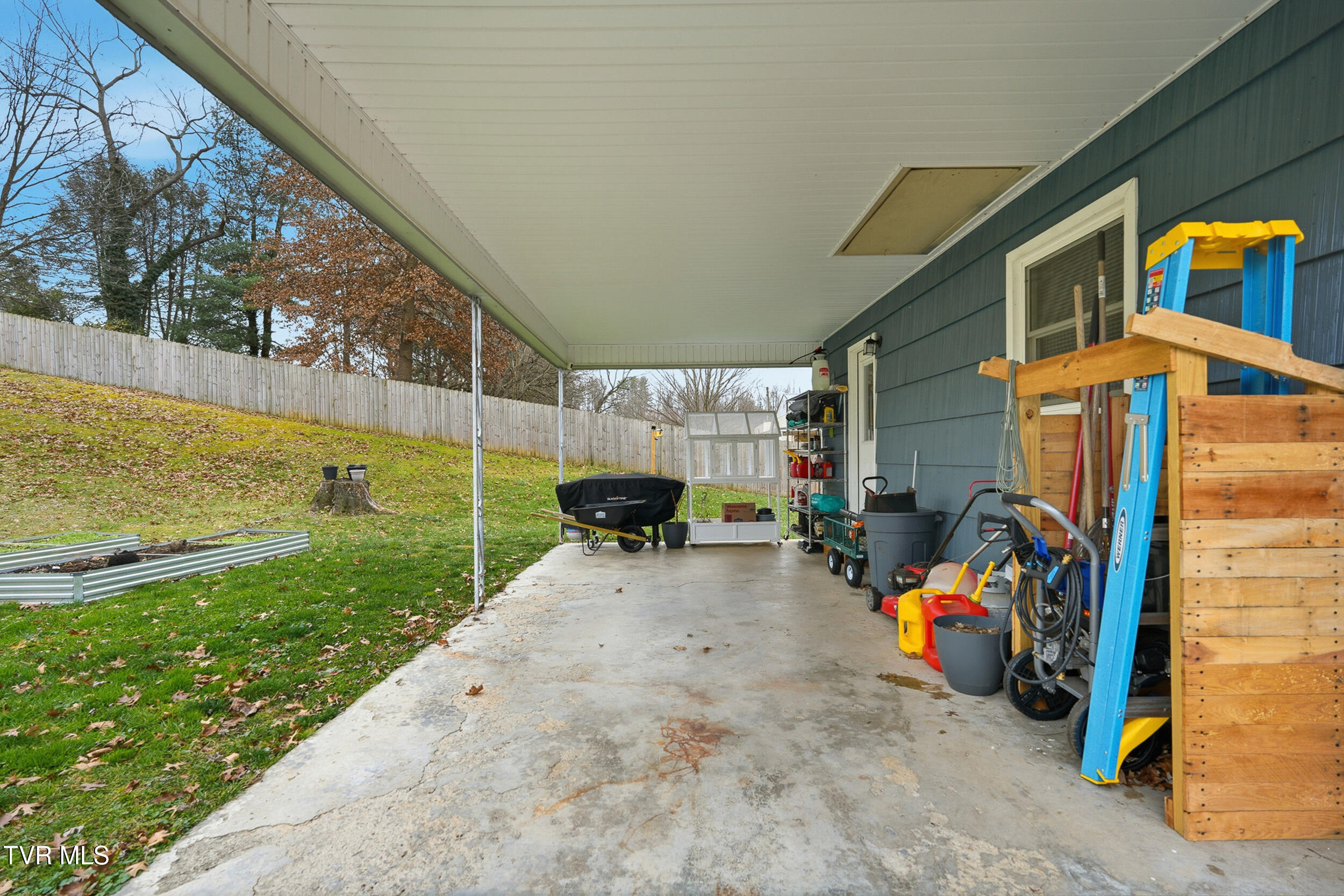 119 Dakota Road Bristol, VA 24201 - Photo 6 of 32 27_29_dsc06074