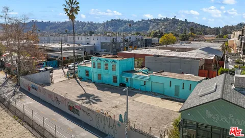 $2,599,999 | 3051 North Coolidge Avenue, Los Angeles, CA 90039