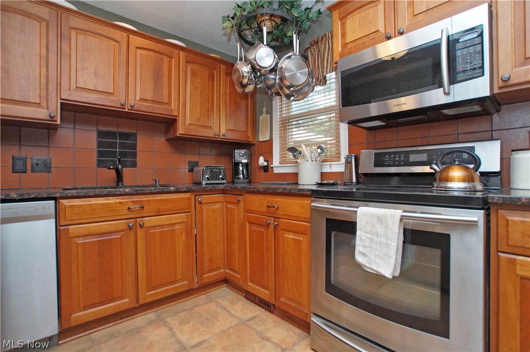 8345 Valley View Road Macedonia, OH 44056 - Photo 6 of 20 Gallery Image 6
