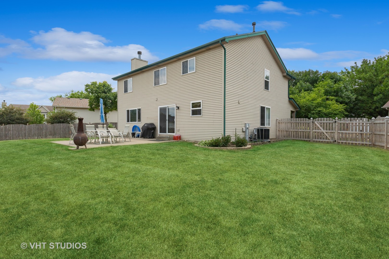 946 Premrose Court Romeoville, IL 60446 - Photo 20 of 25 a view of outdoor space yard and patio