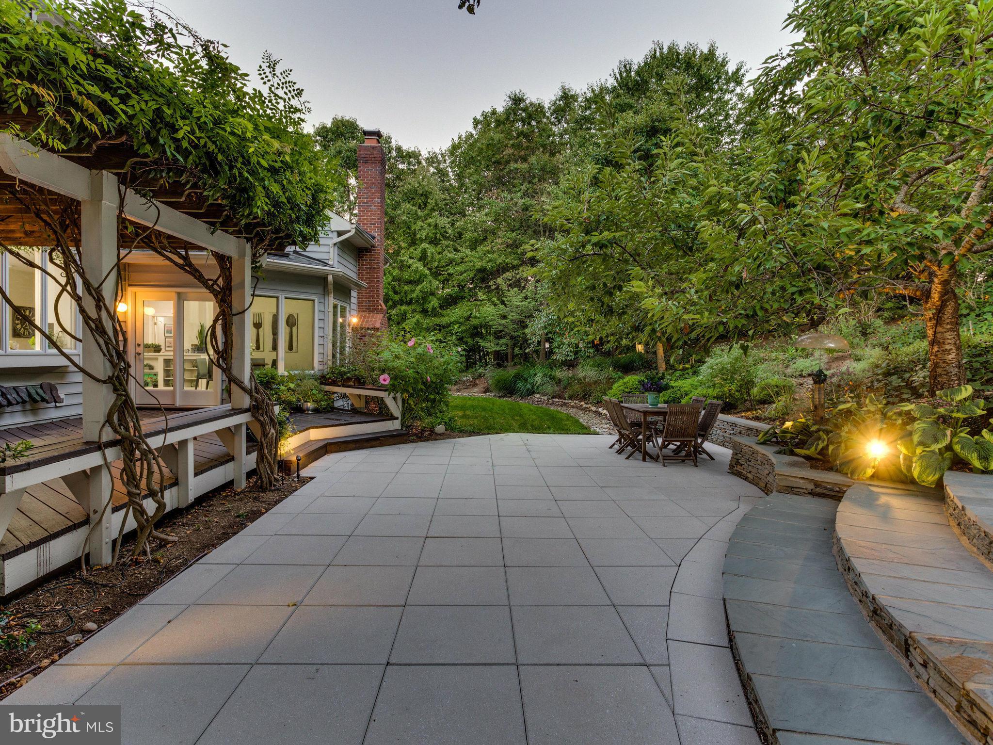 10513 Dunn Meadow Road Vienna, VA 22182 - Photo 3 of 30 Exterior (Rear)