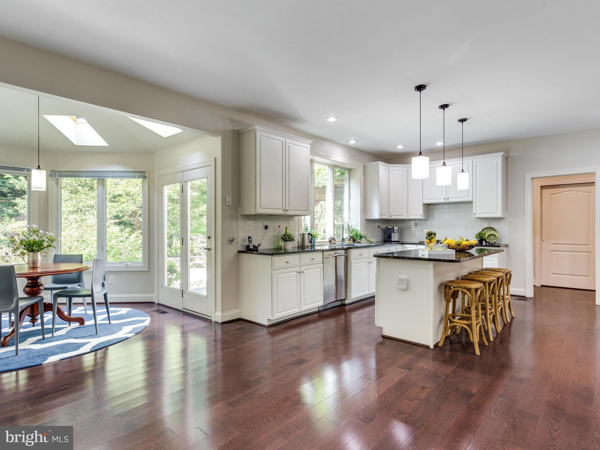 10513 Dunn Meadow Road Vienna, VA 22182 - Photo 8 of 30 Kitchen